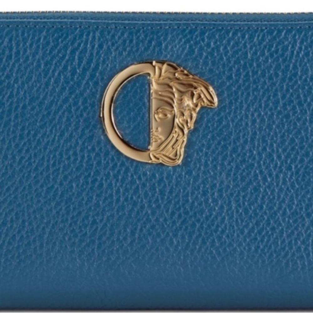 ❤️Versace Solid Leather & Goldtone Metal Zip-Aroun